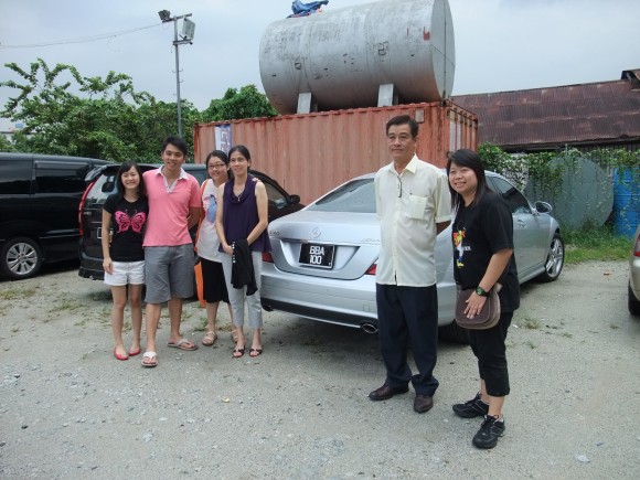 Relatives with Veronica (right)