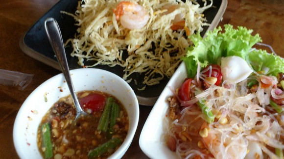 fried papaya and sour salads