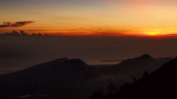 Rinjani sunrise arrests your attention