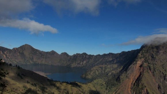 Lovely spectacular views of the volcanic crater lake.