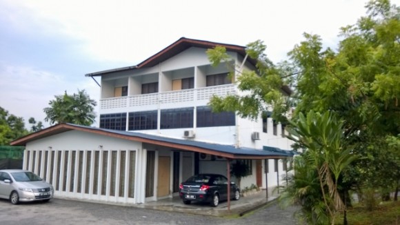 WP_20140811_005 (640x360) La Salle hostel