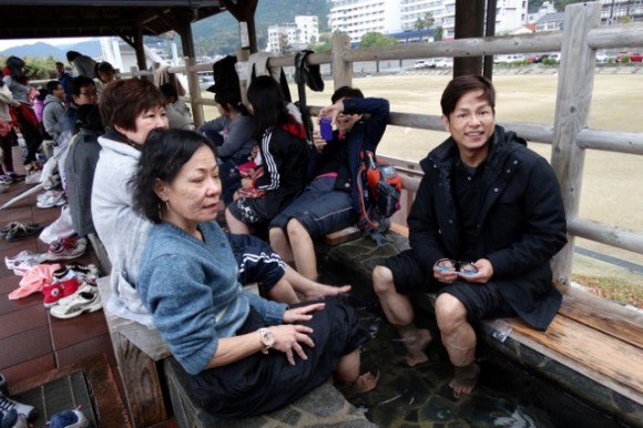 Soaking your feet by the sea in warm sulphuric volcanic springs 