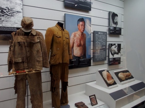 PB210077 (640x479) Exhibits with strong human elements