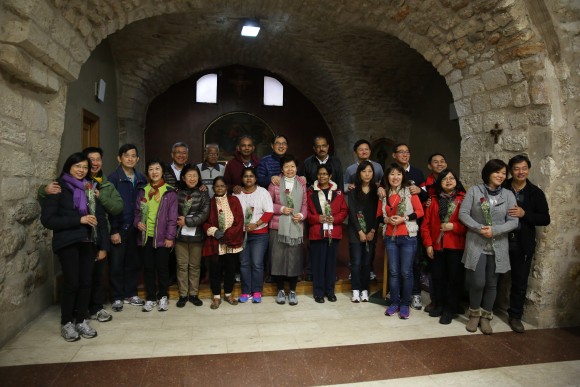 Group photo of married couples that renewed their marriage commitment.