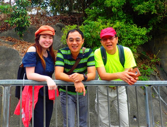 Rule 1 of hiking: always dress colourfully for the photo opportunity!