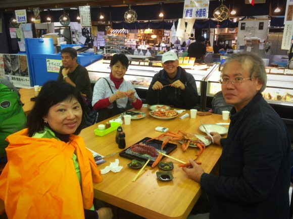 What a great lunch - cold crabs and sashimi galore