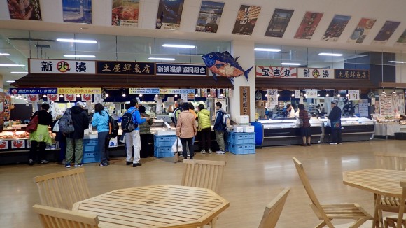 Small and lovely market at the fishery